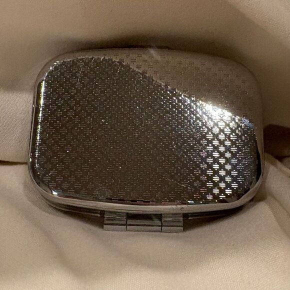 Lilo & Stitch Travel Pill Box 2 Compartment Decorative Medicine Pill Case NWT - Picture 4 of 5